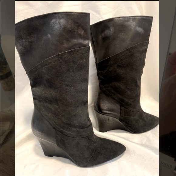 Beautiful Italian leather boots - Picture 1 of 5